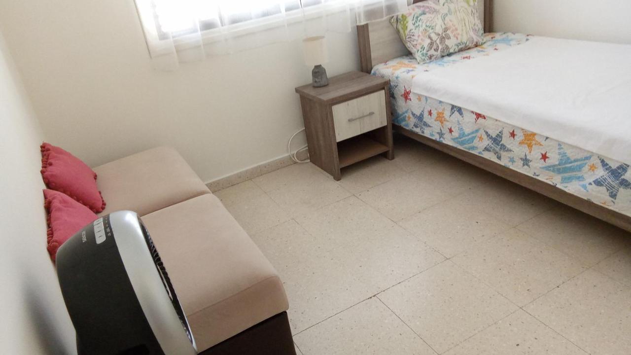 2 Bedroom Apartment In Makenzi Larnaca Exterior photo