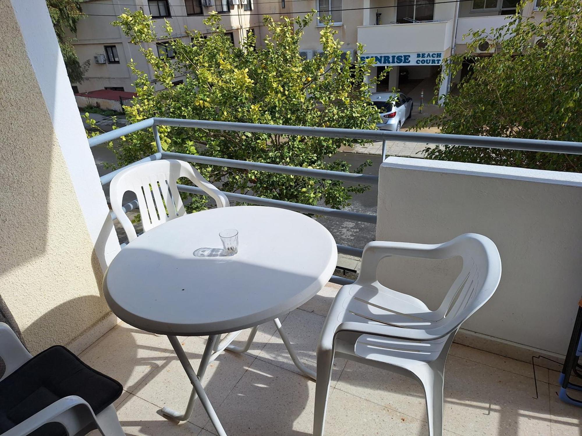 2 Bedroom Apartment In Makenzi Larnaca Exterior photo